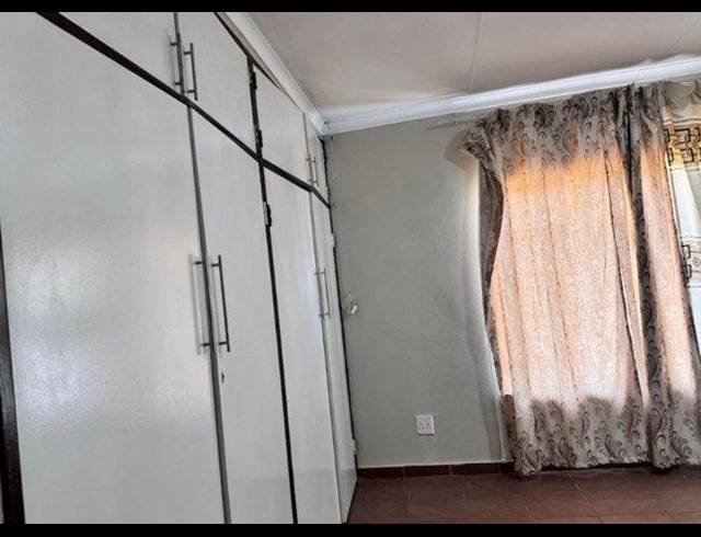 3 BEDROOM HOUSE FOR SALE IN CROYDON